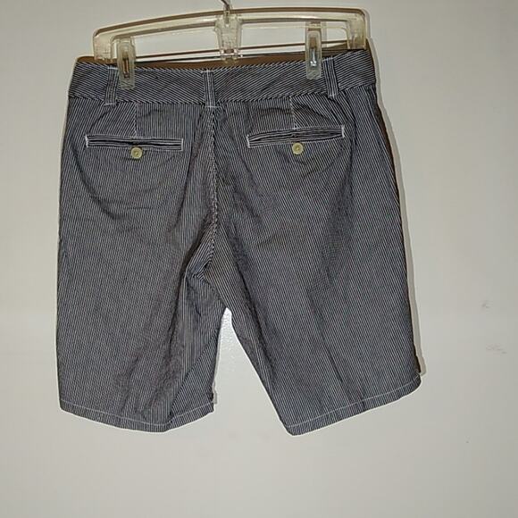 Dockers 30X10 pin stripped walking shorts.. Summer fun - Picture 5 of 8
